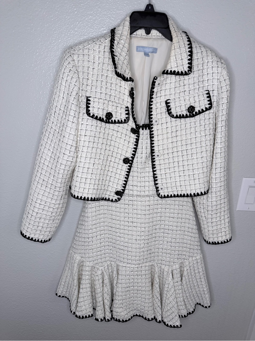 ANTONIO MELANI White Tweed Cropped Jacket and Skirt Set with Black Trim